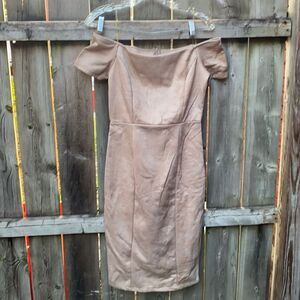 Love Chelsea mocha off shoulder dress sz. M NWT